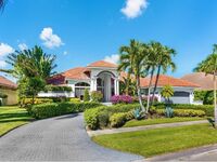 Casa en venta con precio de $390,000